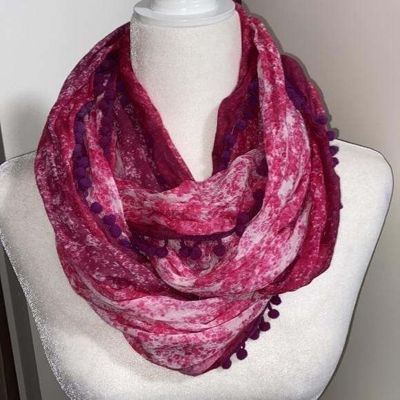 American Eagle Pink Purple Tie Dye Artsy Bohemian Pom Pom Tassels Infinity Scarf - Picture 8 of 16